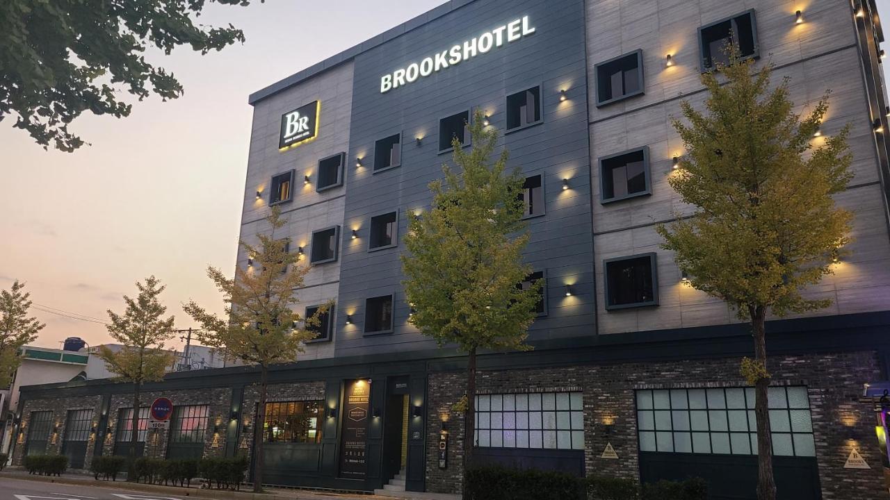 Brooks Hotel Tongyeong Exteriör bild